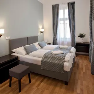 Hotel Corto Old Town ***