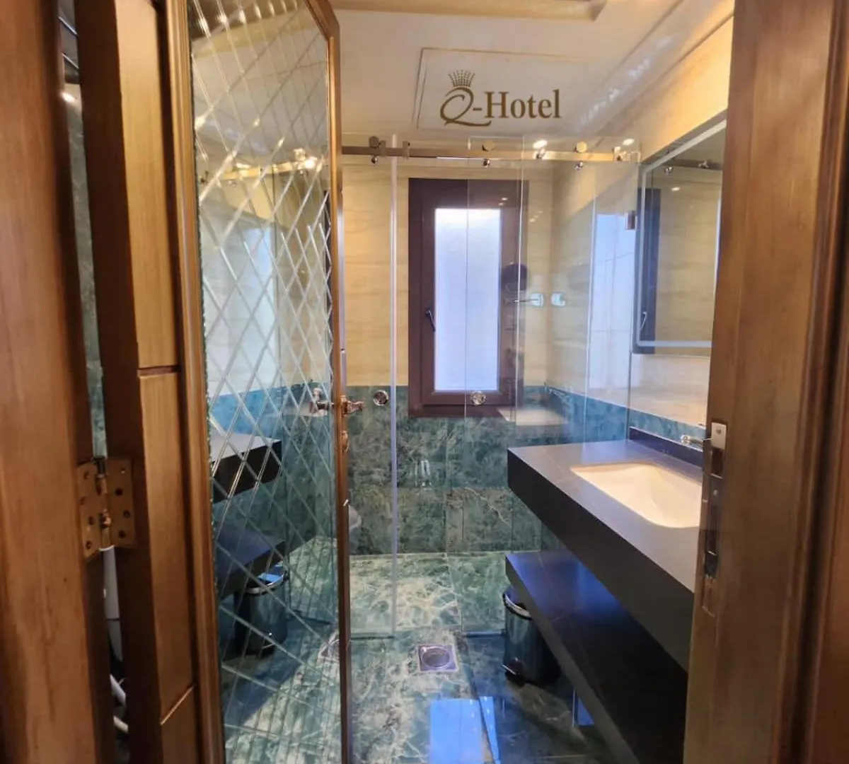 Q Hotel Beirut 4*,